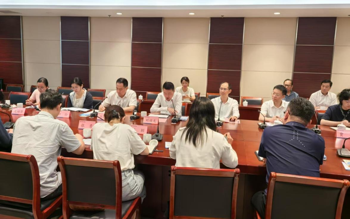 我局召开在常高校房地产新政宣传推介会
